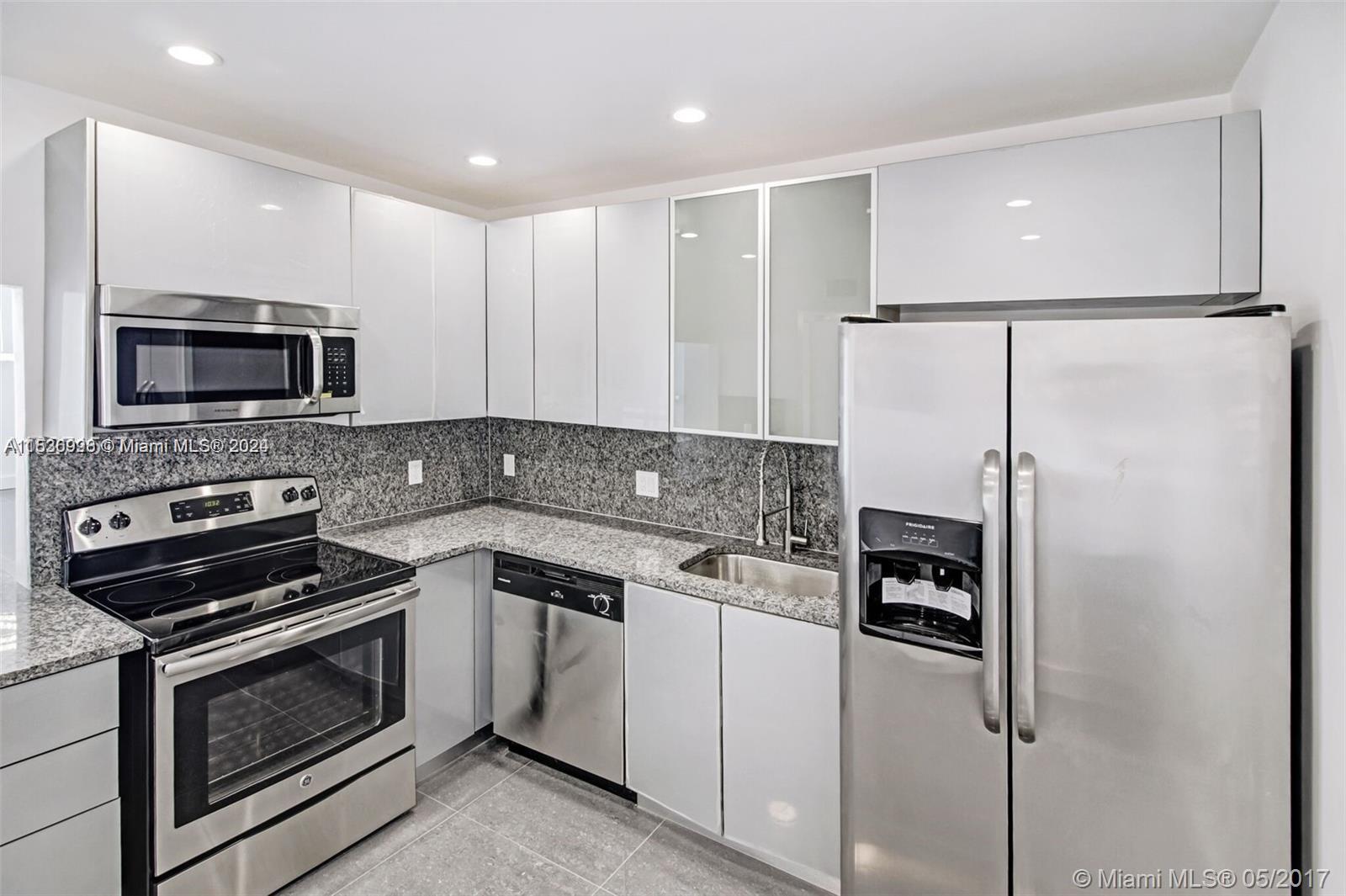 ADMIRALS PORT CONDO WEST - Residential