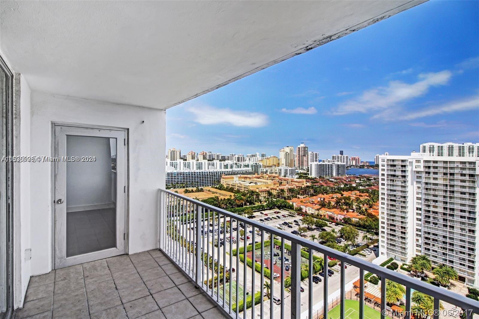 ADMIRALS PORT CONDO WEST - Residential