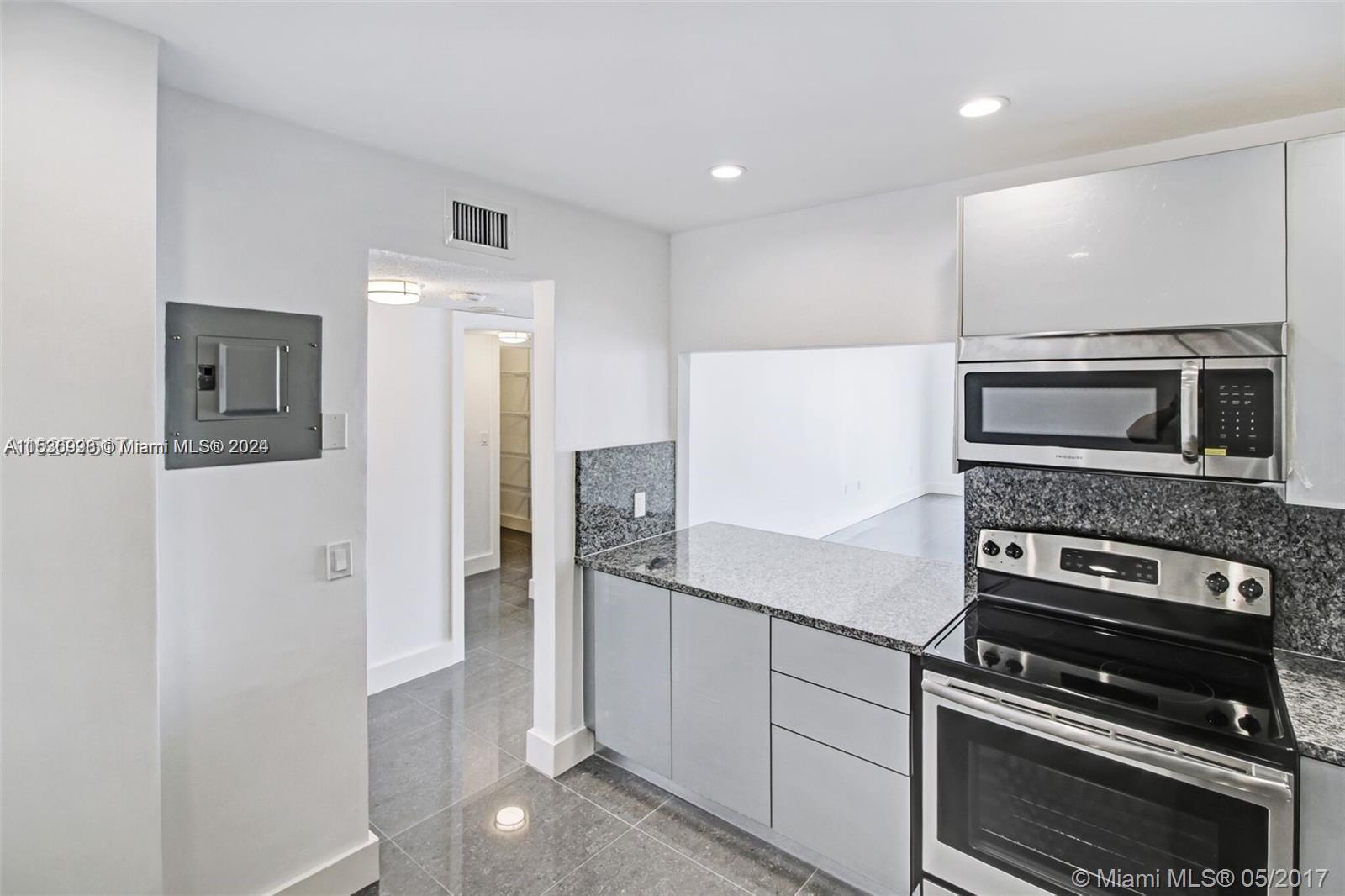 ADMIRALS PORT CONDO WEST - Residential
