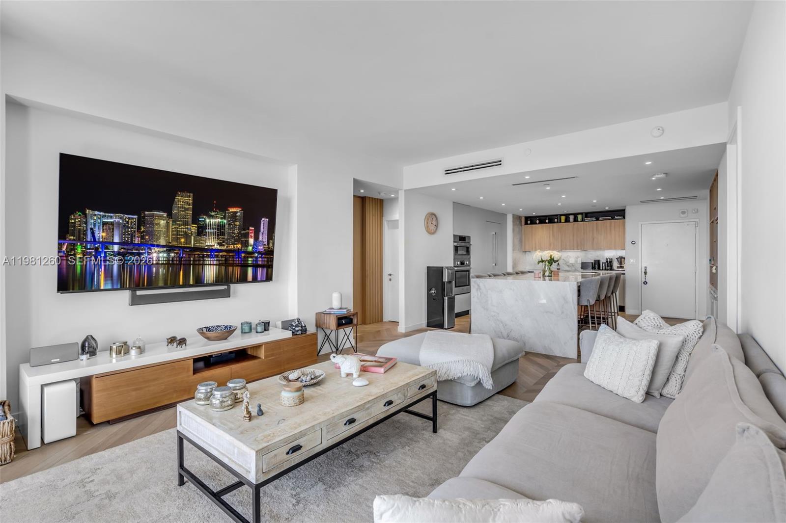 THE EMERALDBAY @ KEY COLO - Residential