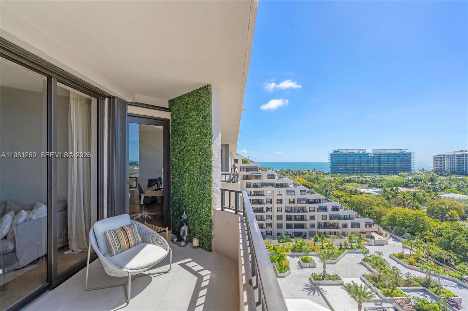 THE EMERALDBAY @ KEY COLO - Residential