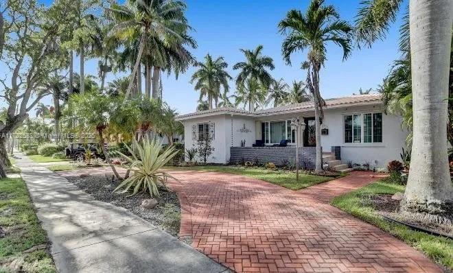 HOLLYWOOD LAKES SECTION - Residential Lease