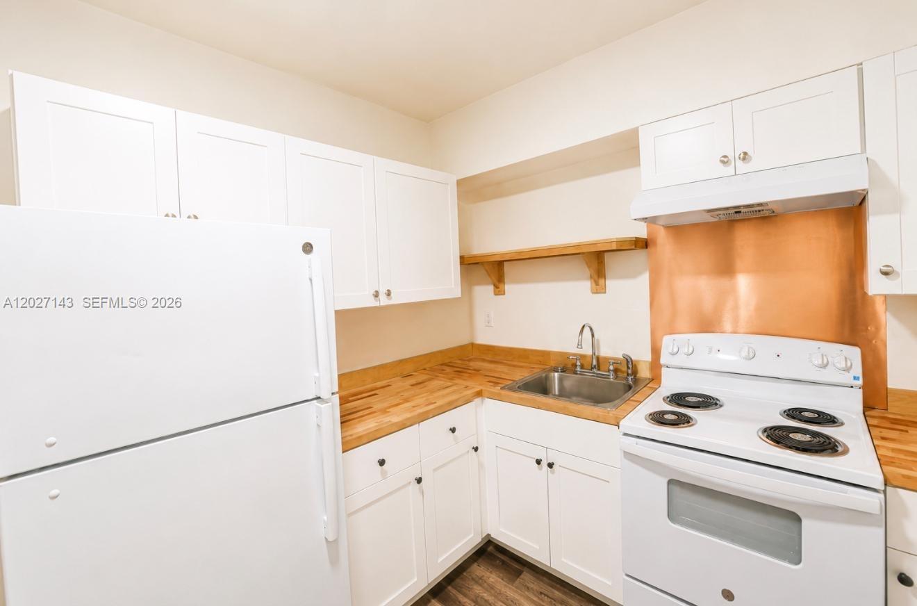 BUENA VISTA GARDENS - Residential Lease