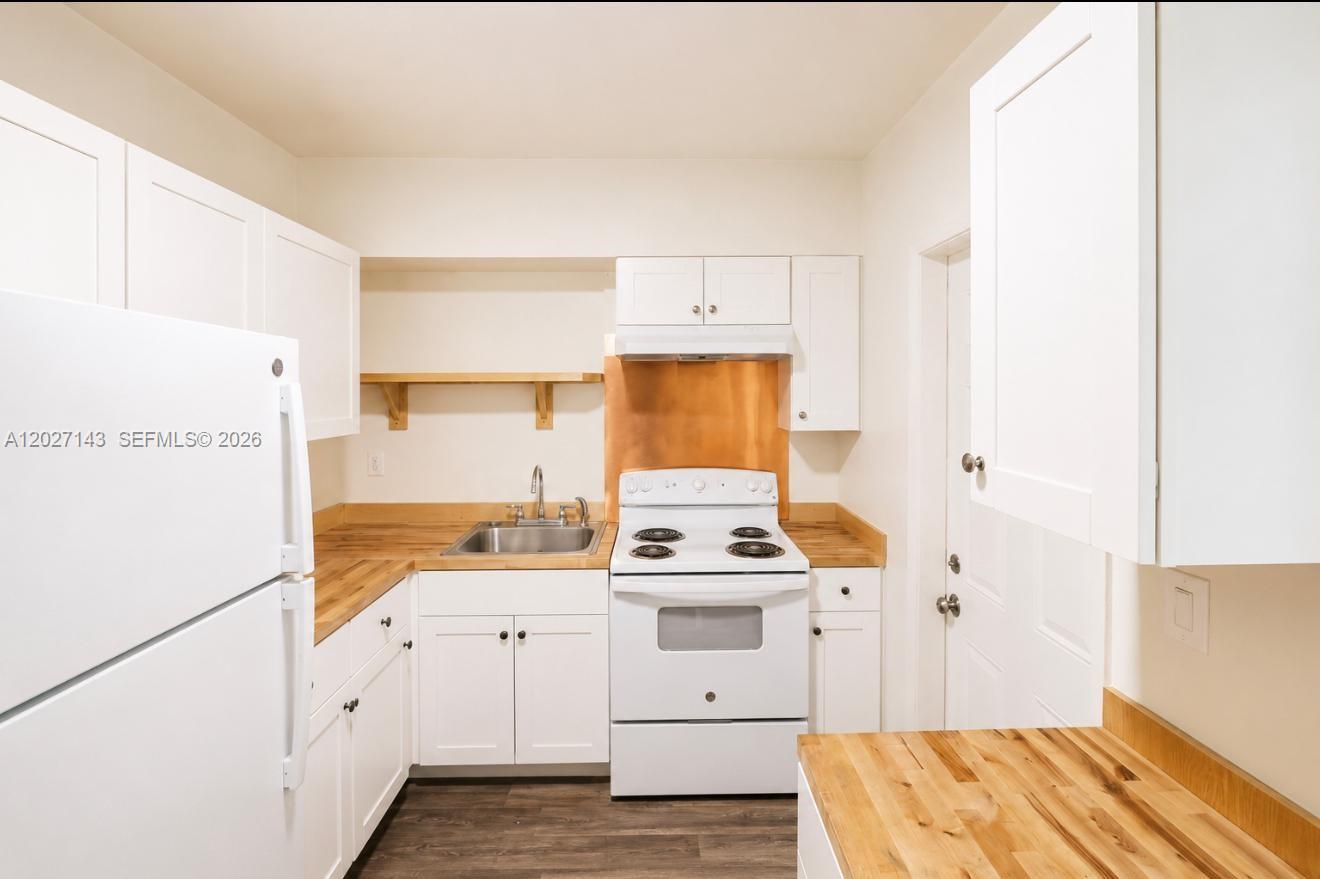 BUENA VISTA GARDENS - Residential Lease
