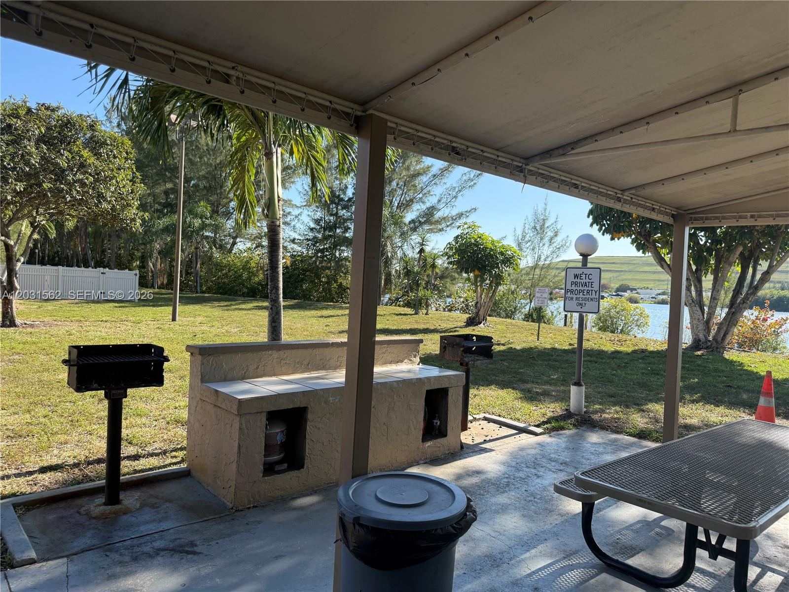 WATERS EDGE TOWERS CONDO - Residential