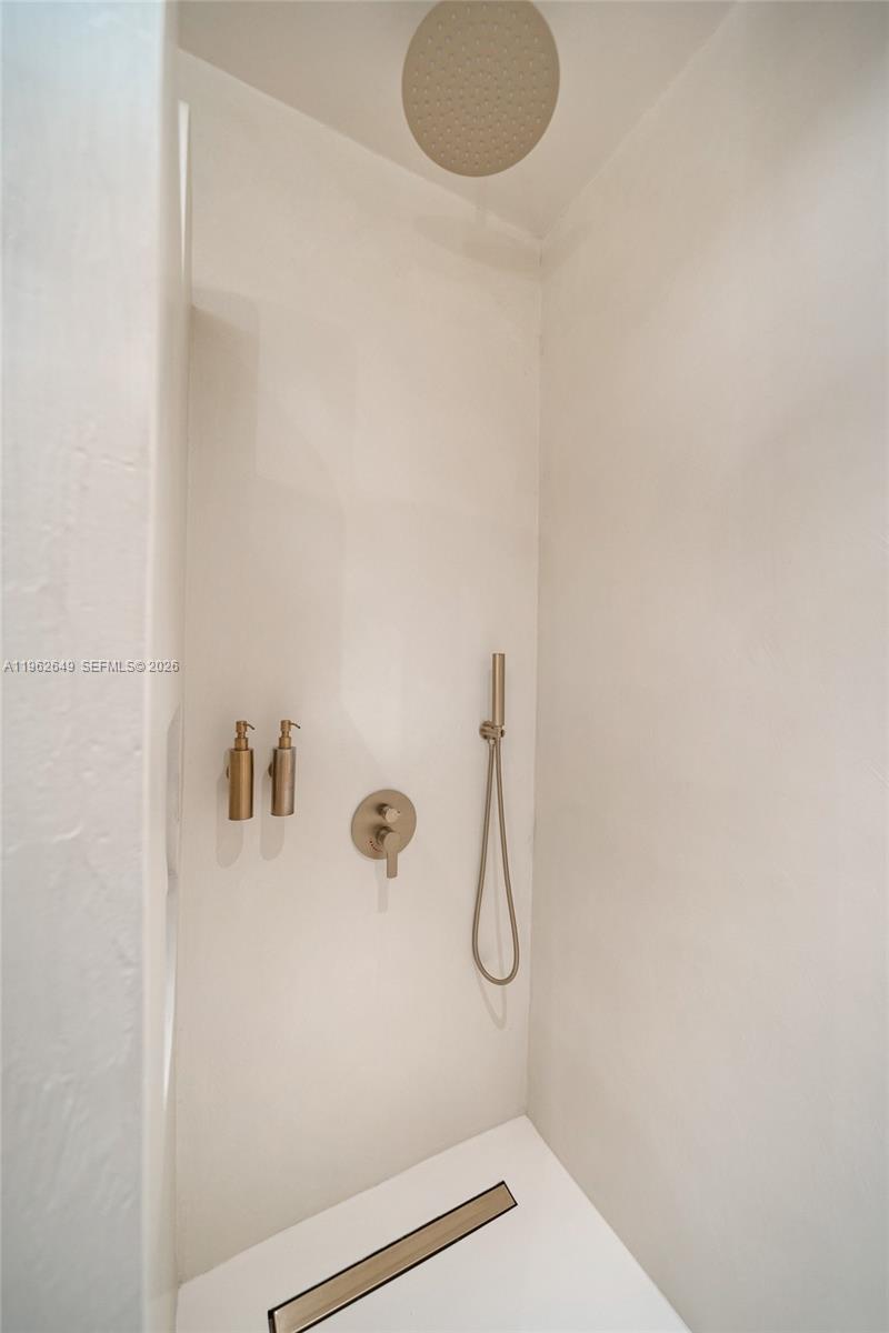 MERIDIAN PLACE CONDO - Residential