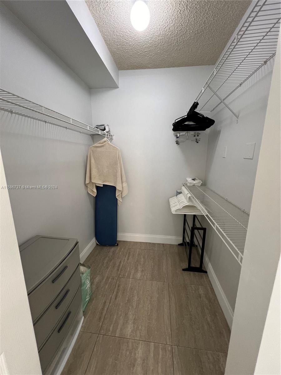 PORTO BELLAGIO CONDO - Residential Lease