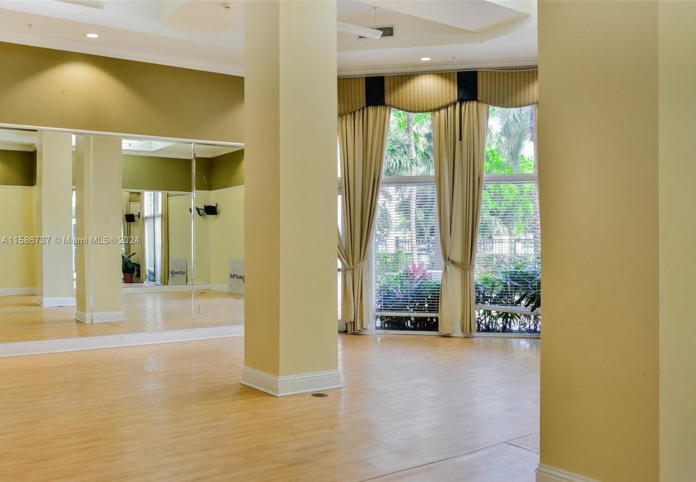 PORTO BELLAGIO CONDO - Residential Lease