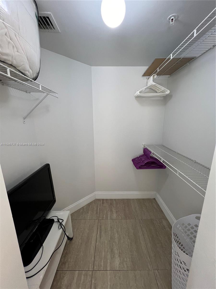 PORTO BELLAGIO CONDO - Residential Lease