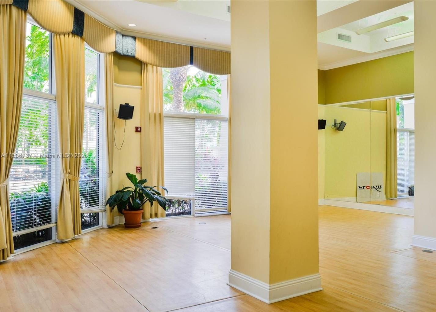 PORTO BELLAGIO CONDO - Residential Lease