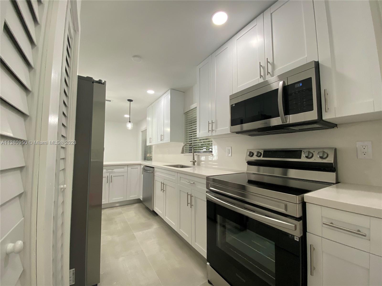 DAVIS CITRUS FARMS - Residential Lease