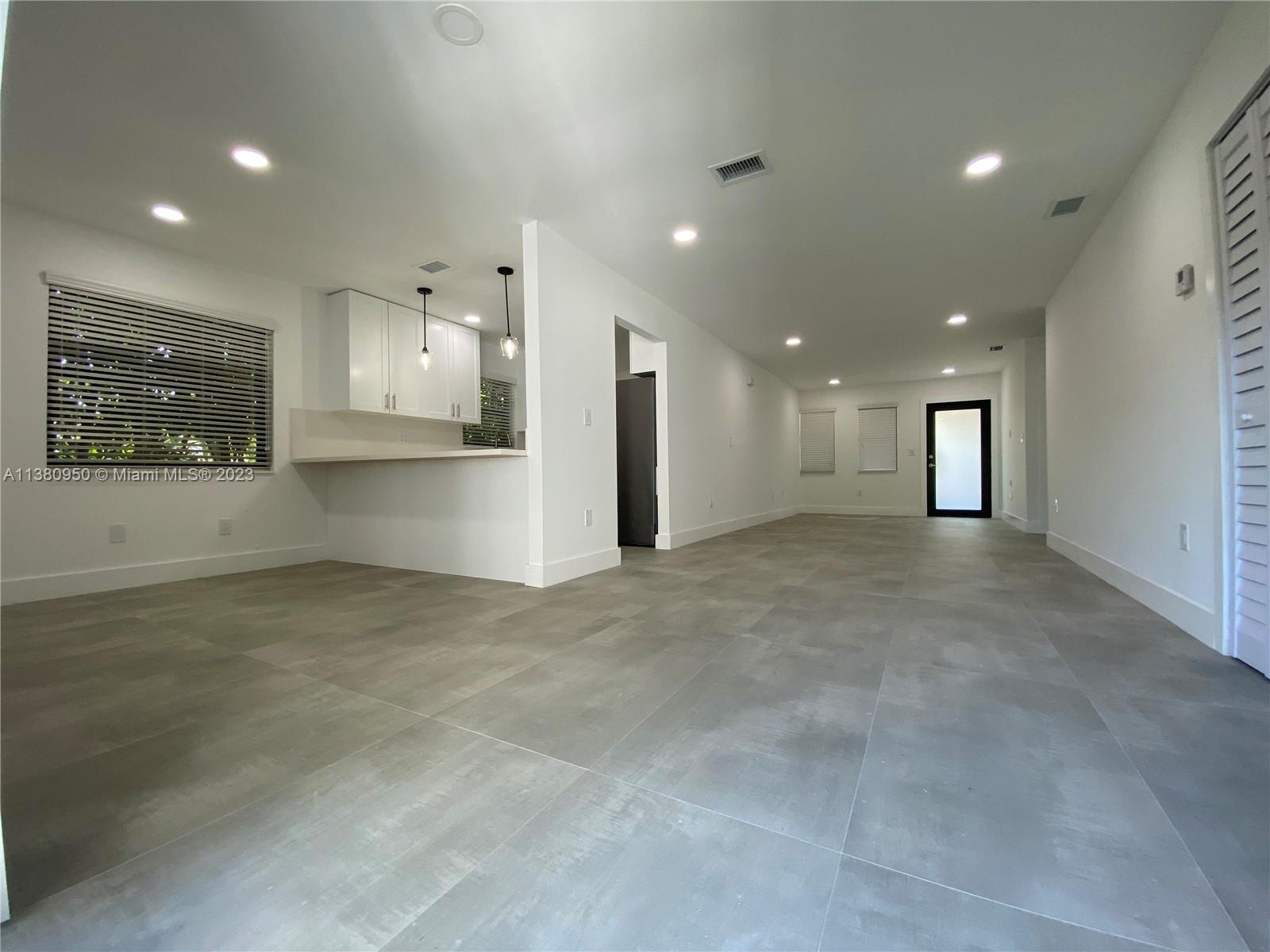 DAVIS CITRUS FARMS - Residential Lease