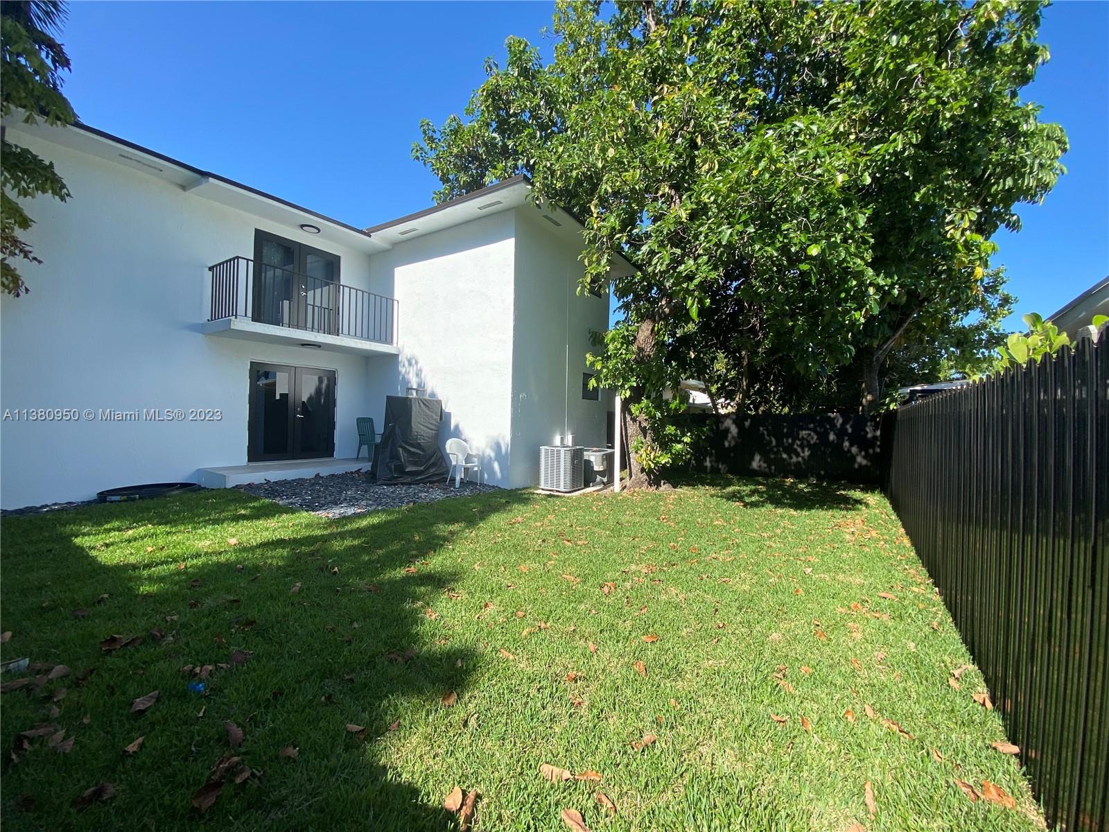 DAVIS CITRUS FARMS - Residential Lease