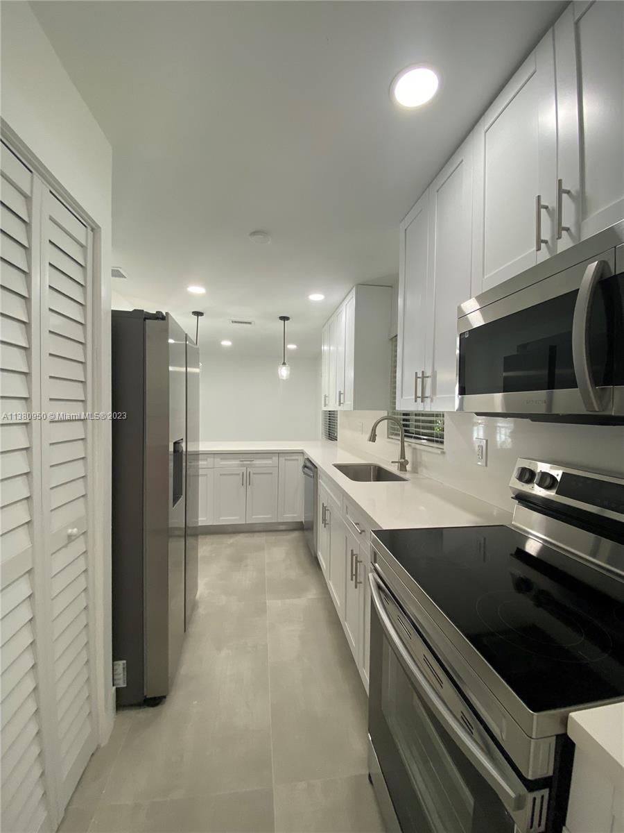 DAVIS CITRUS FARMS - Residential Lease