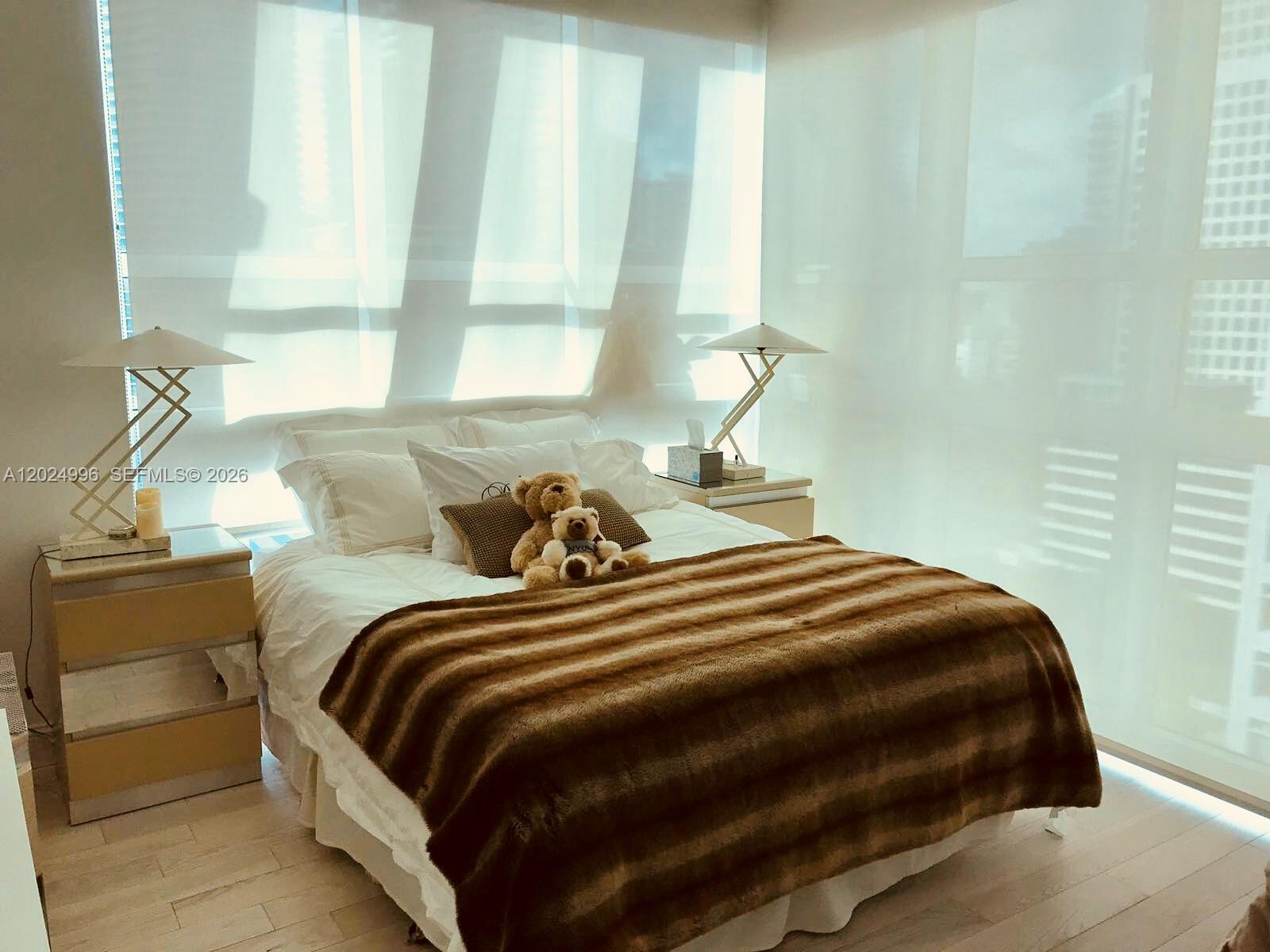 THE PLAZA 851 BRICKELL CO - Residential Lease