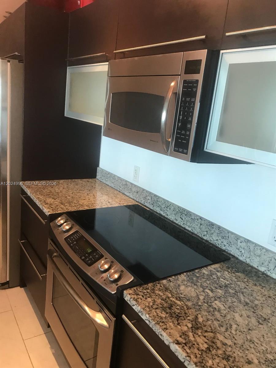 THE PLAZA 851 BRICKELL CO - Residential Lease