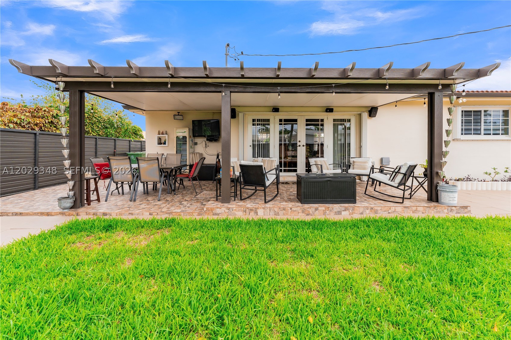 MEADOWS PARK - Residential