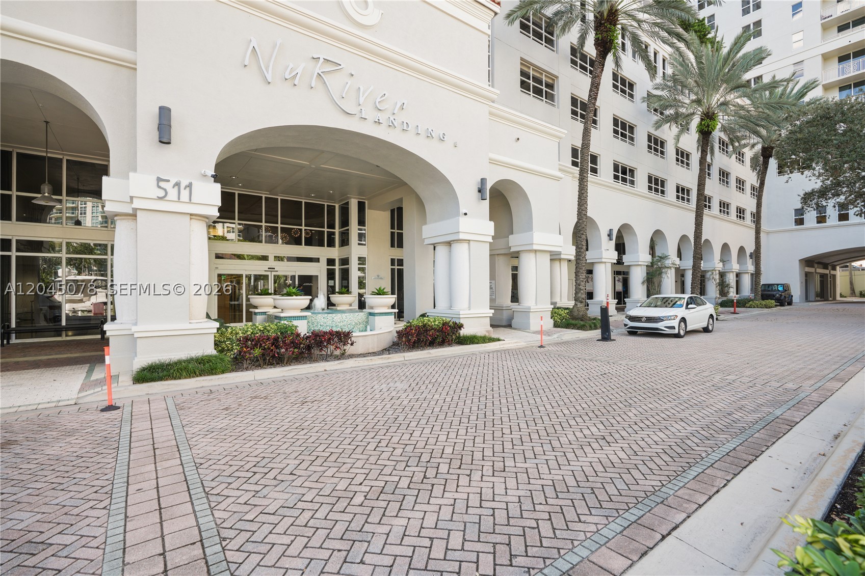NURIVER LANDING COMM COND - Residential