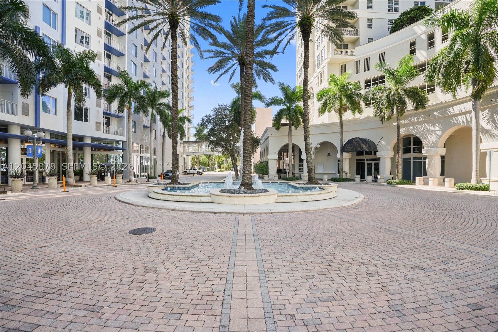 NURIVER LANDING COMM COND - Residential