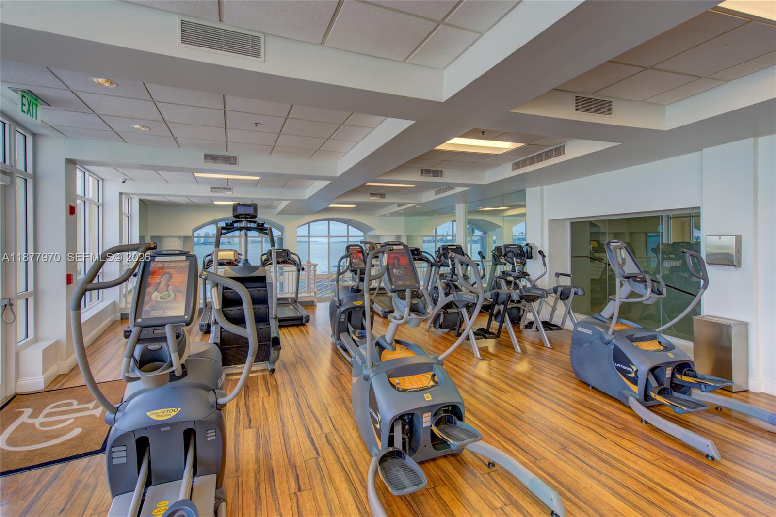 THREE TEQUESTA POINT COND - Residential