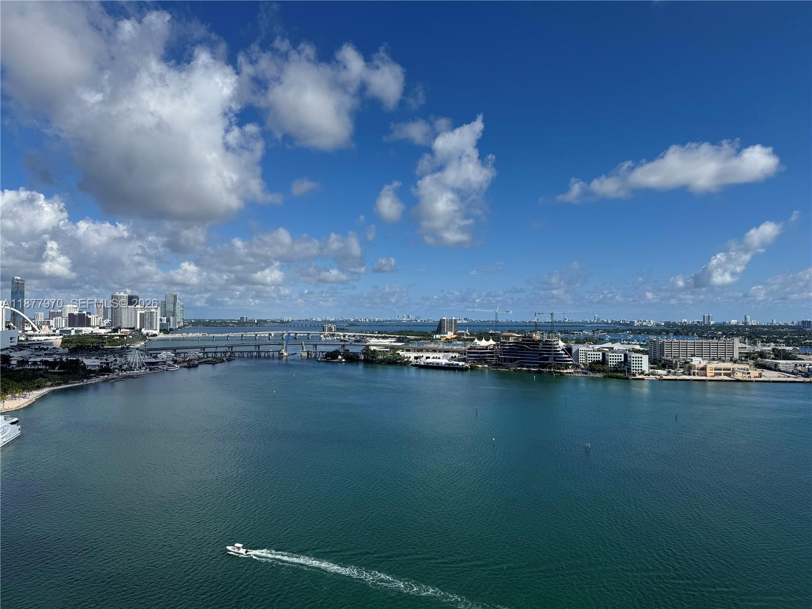 THREE TEQUESTA POINT COND - Residential