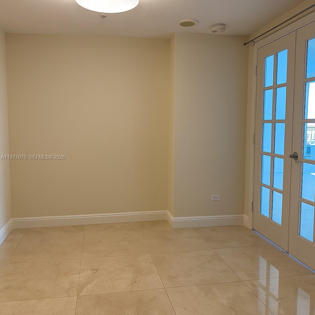 THREE TEQUESTA POINT COND - Residential
