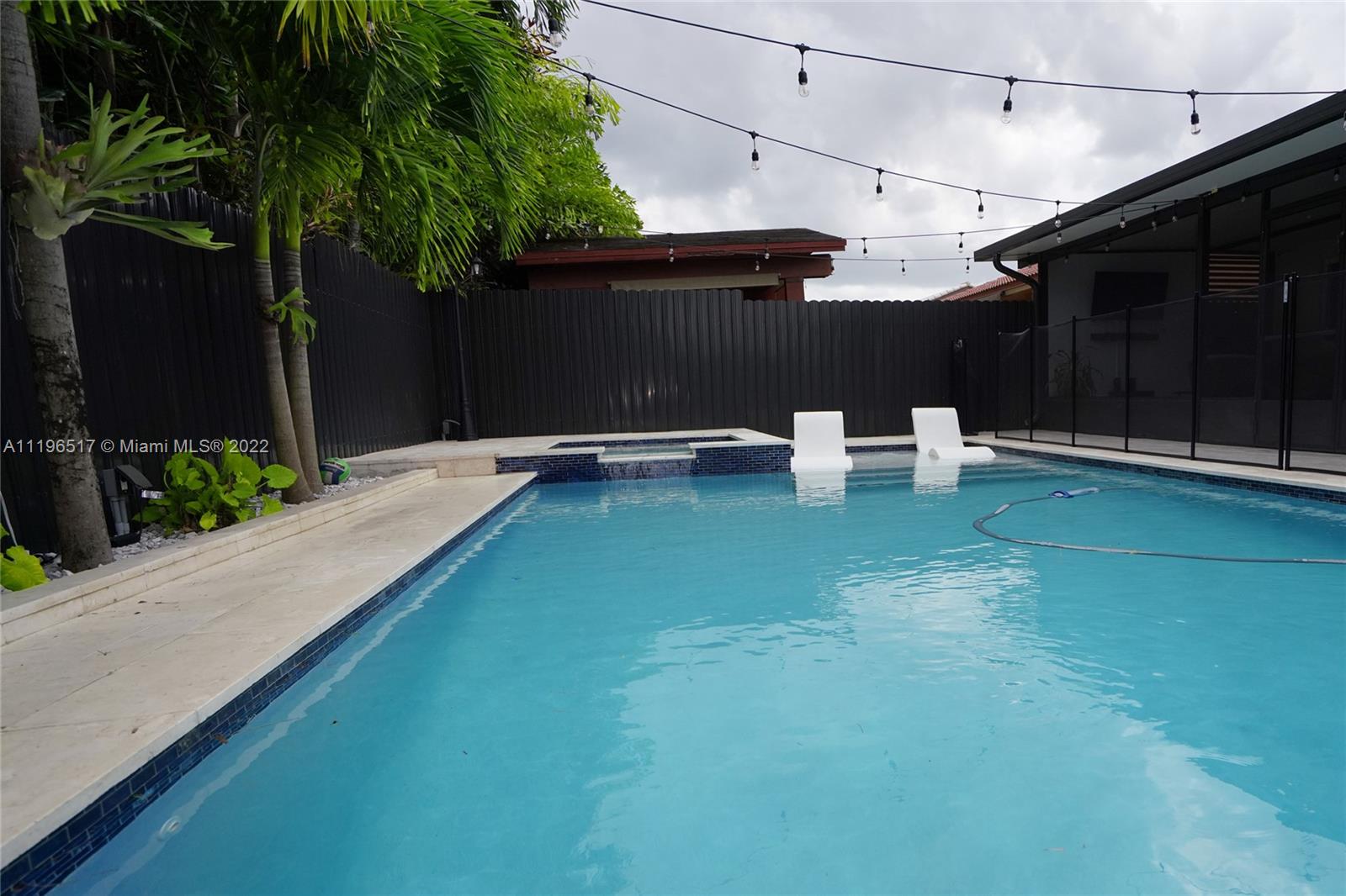 EMERALD POINT SUB - Residential