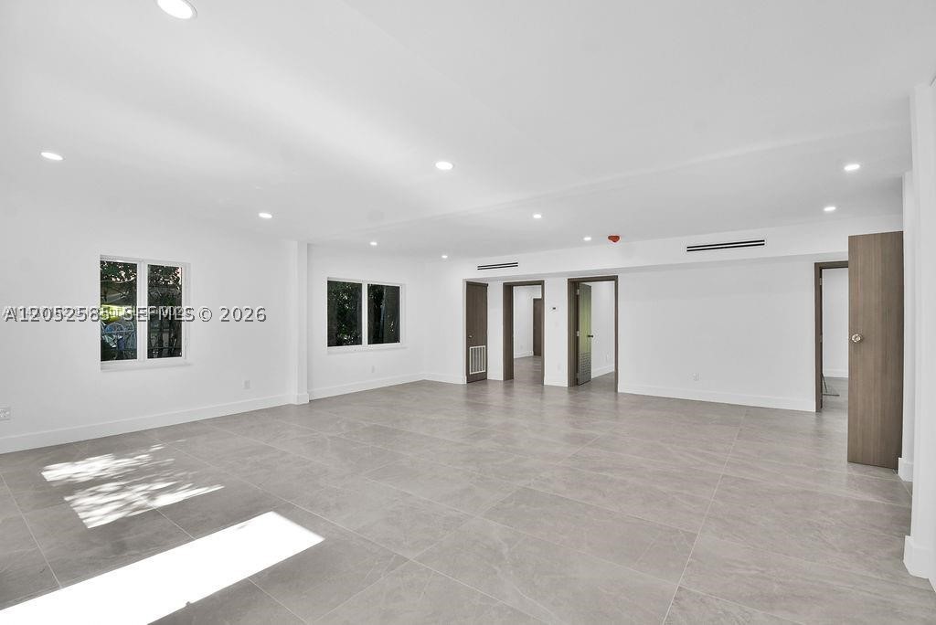 LUDLAM-GROVES - Residential Lease