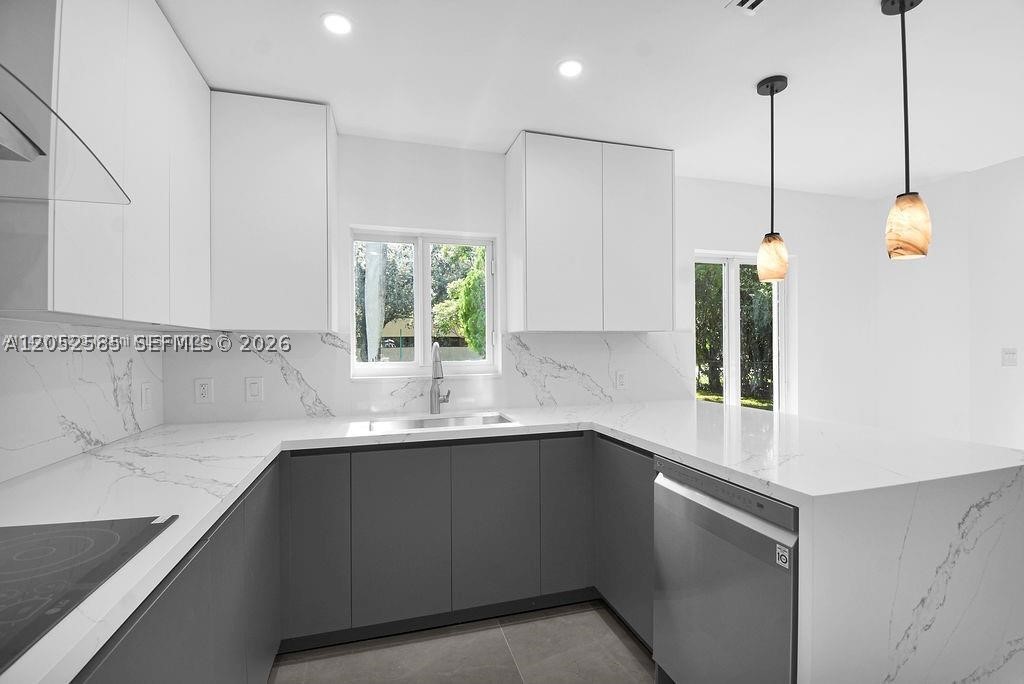 LUDLAM-GROVES - Residential Lease