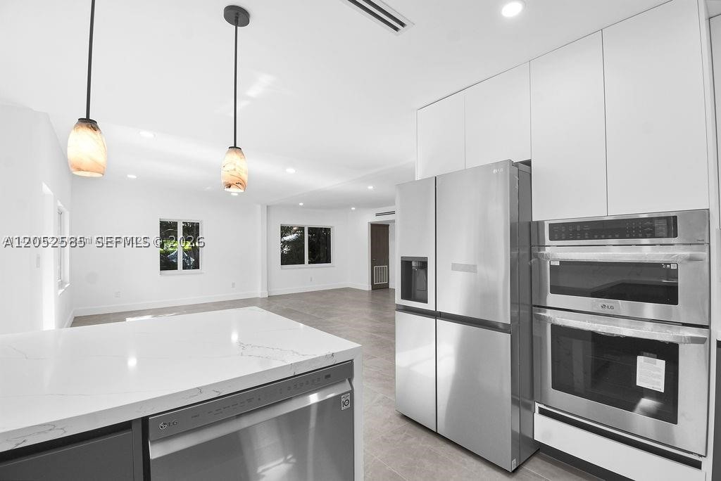 LUDLAM-GROVES - Residential Lease