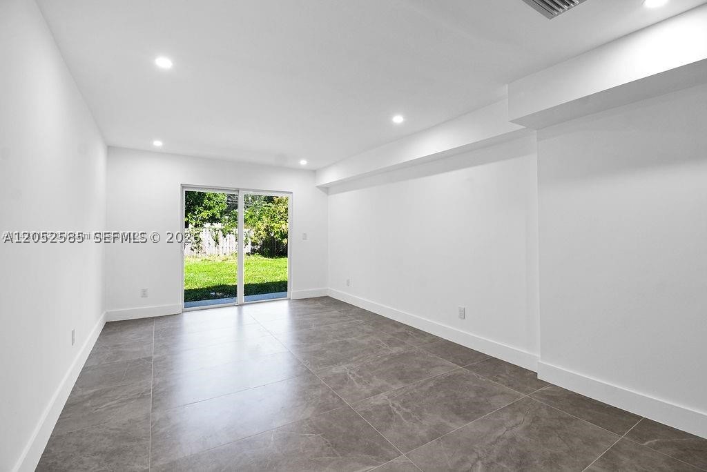 LUDLAM-GROVES - Residential Lease