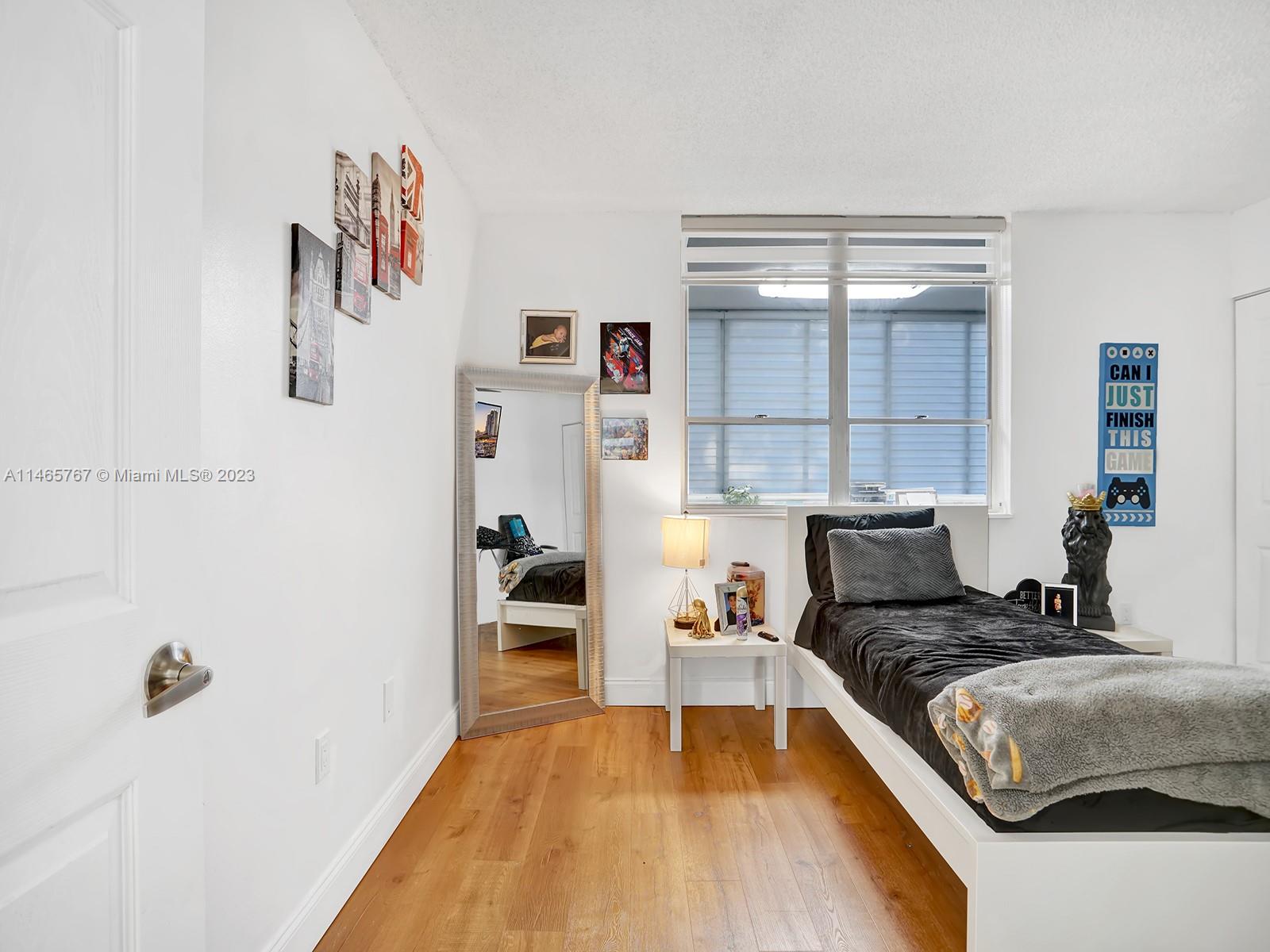 SOVEREIGNS CONDO - Residential Lease