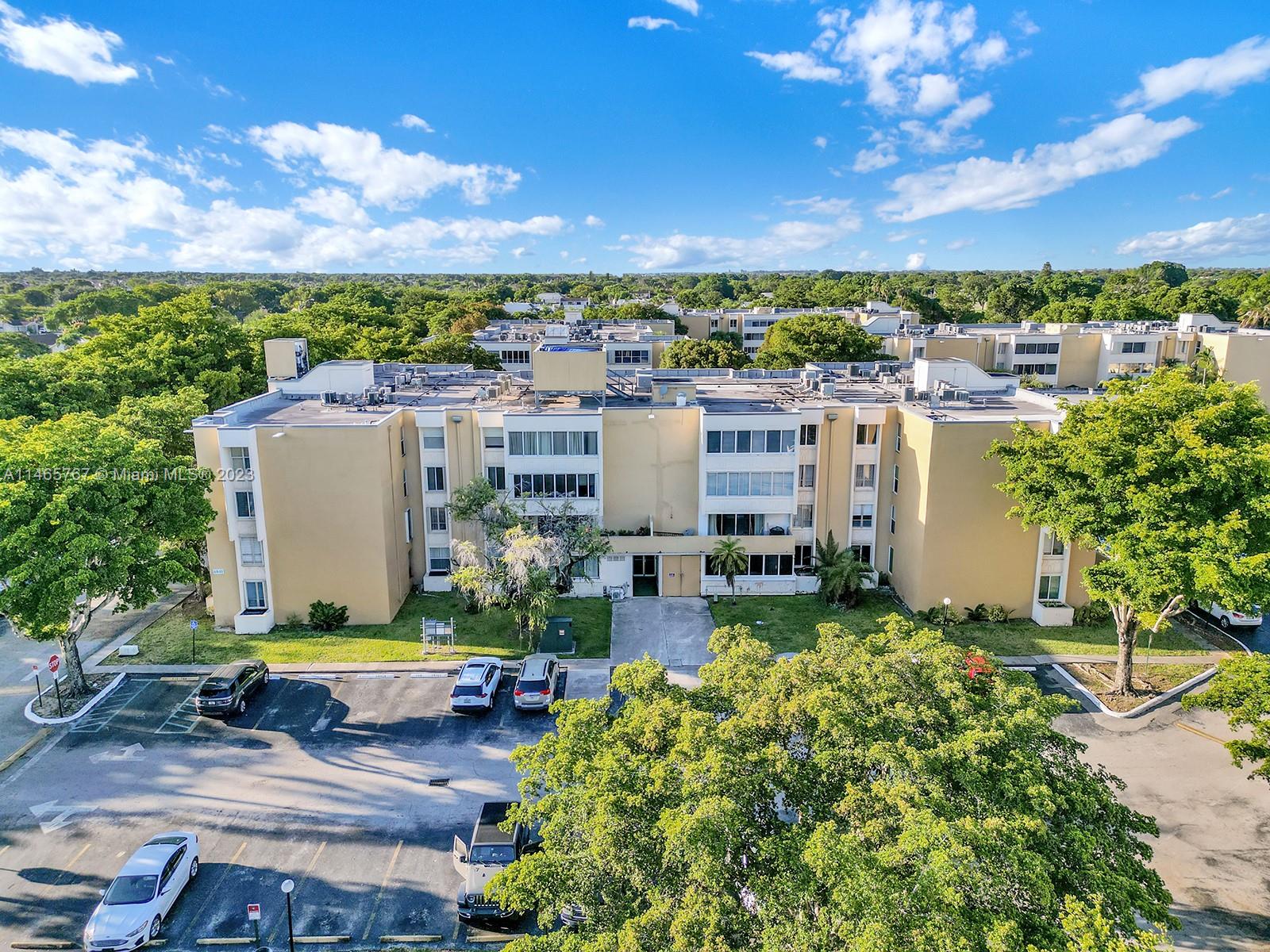 SOVEREIGNS CONDO - Residential Lease