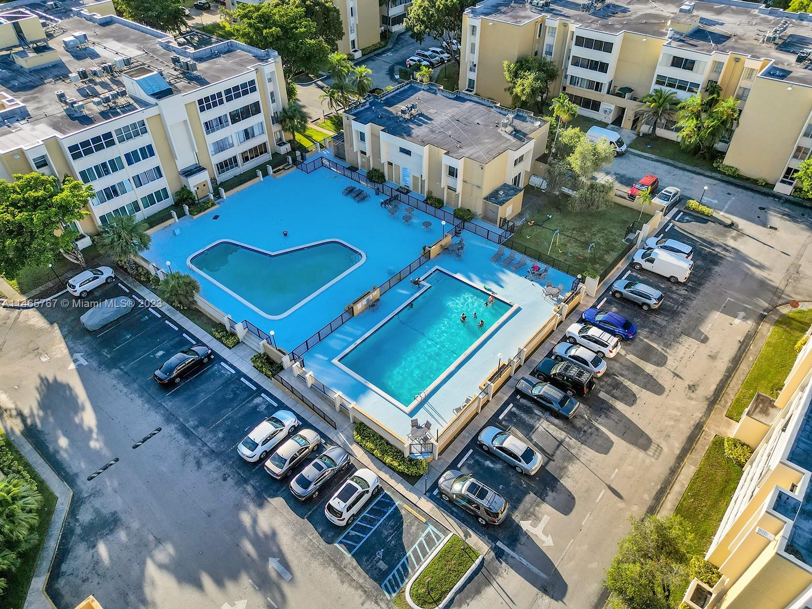 SOVEREIGNS CONDO - Residential Lease