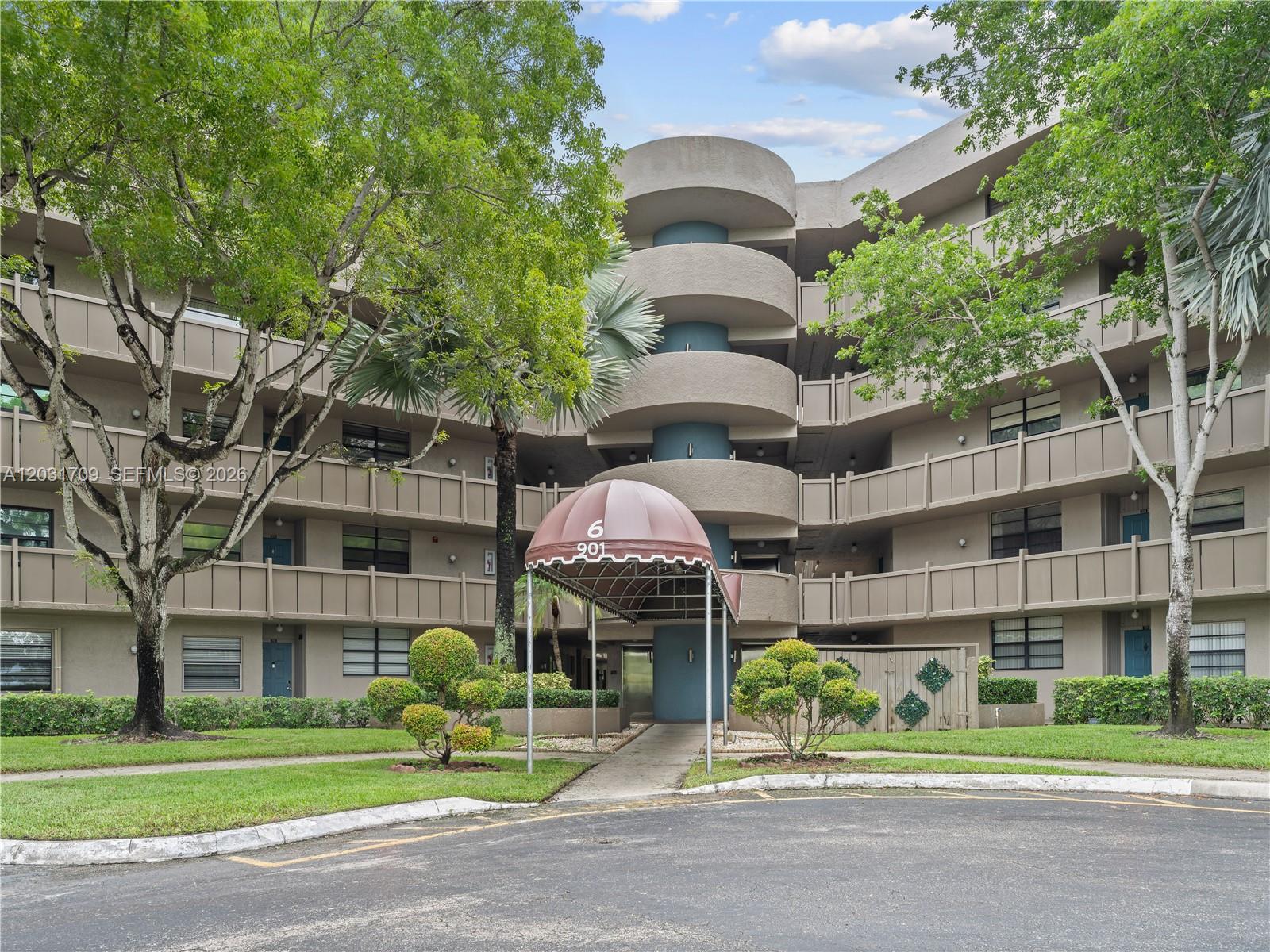 COLONY POINT 6 CONDO - Residential