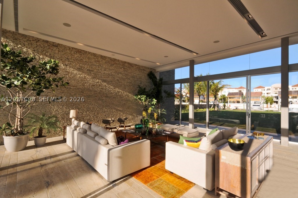 Luxury villa with views of the Marina in Cap Cana

Exclusive villa located in the Cap Cana Marina, designed to integrate modern luxury with the natural environment of the Caribbean. The property offers stunning views of the Marina and the sea, creating a private and tranquil environment surrounded by lush vegetation.

The villa is distributed on two levels and has 5 bedrooms, 6 bathrooms and large interior spaces designed for comfort. The property sits on a plot of land measuring approximately 1,803 m² (19,407 ft²).

Its features include a private pool, large terrace, elevated jacuzzi and direct access to the Marina, ideal for owners who enjoy nautical activities. In addition, the flat roof allows the installation of solar panels, providing energy efficiency and sustainability.

The villa offers spacious air-conditioned interior areas and generous exterior spaces to enjoy the Caribbean lifestyle.
