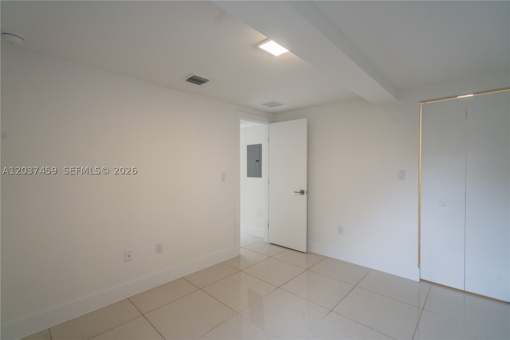 ISLE OF NORMANDY - Residential Lease