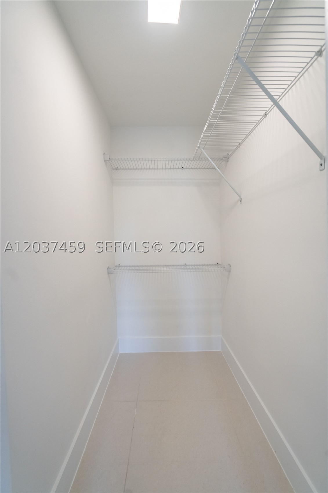 ISLE OF NORMANDY - Residential Lease