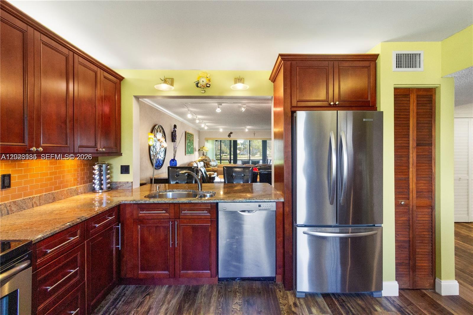 FAIRWAY PARK CONDO - Residential