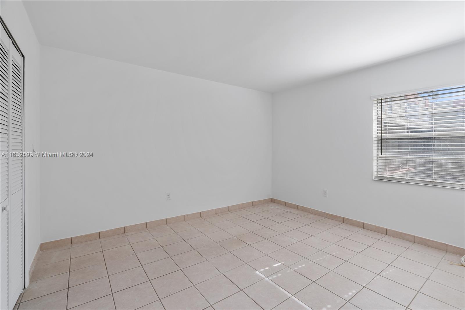 SOUTH WINDS CONDO WEST - Residential Lease