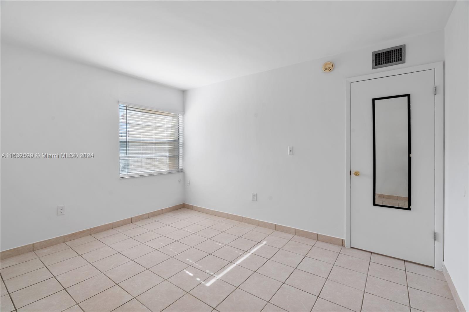 SOUTH WINDS CONDO WEST - Residential Lease