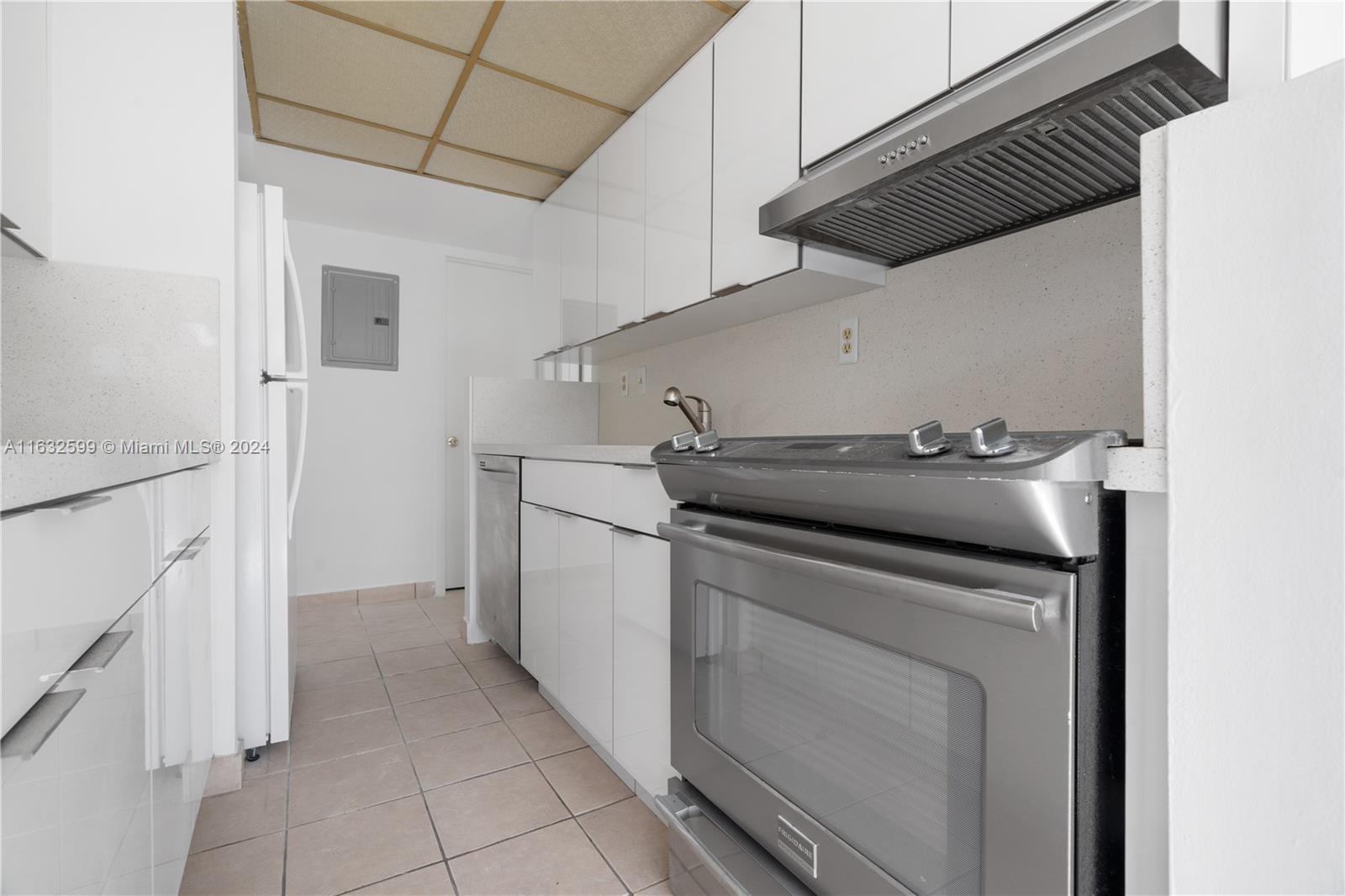 SOUTH WINDS CONDO WEST - Residential Lease