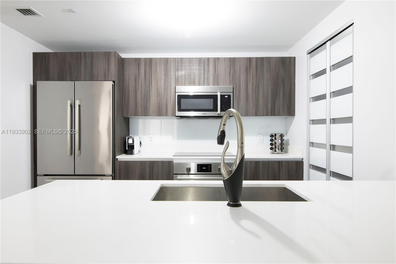 *ARIA ON THE BAY CONDO - Residential Lease