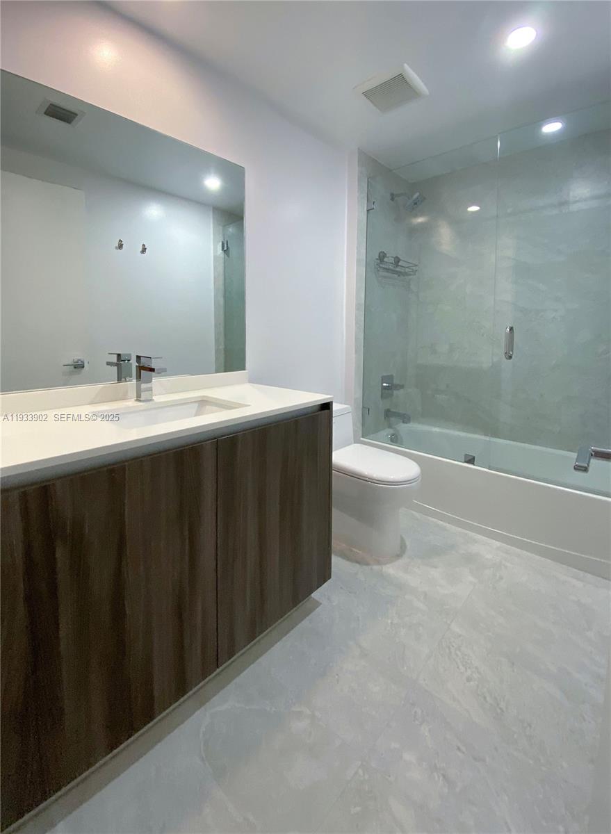 *ARIA ON THE BAY CONDO - Residential Lease