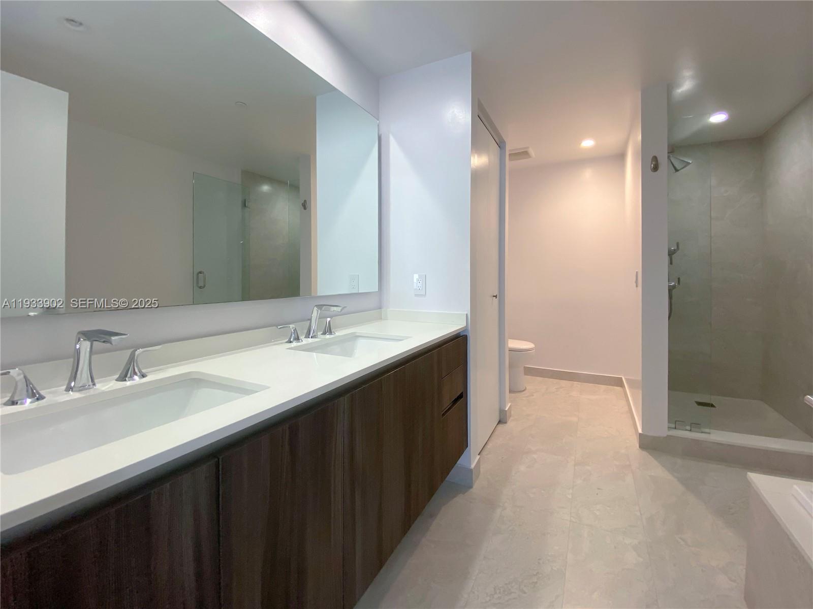 *ARIA ON THE BAY CONDO - Residential Lease