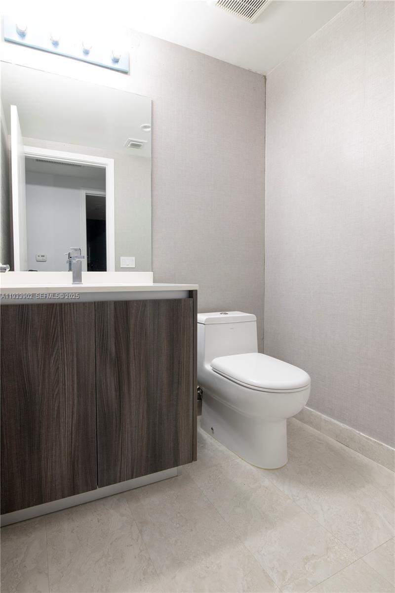 *ARIA ON THE BAY CONDO - Residential Lease
