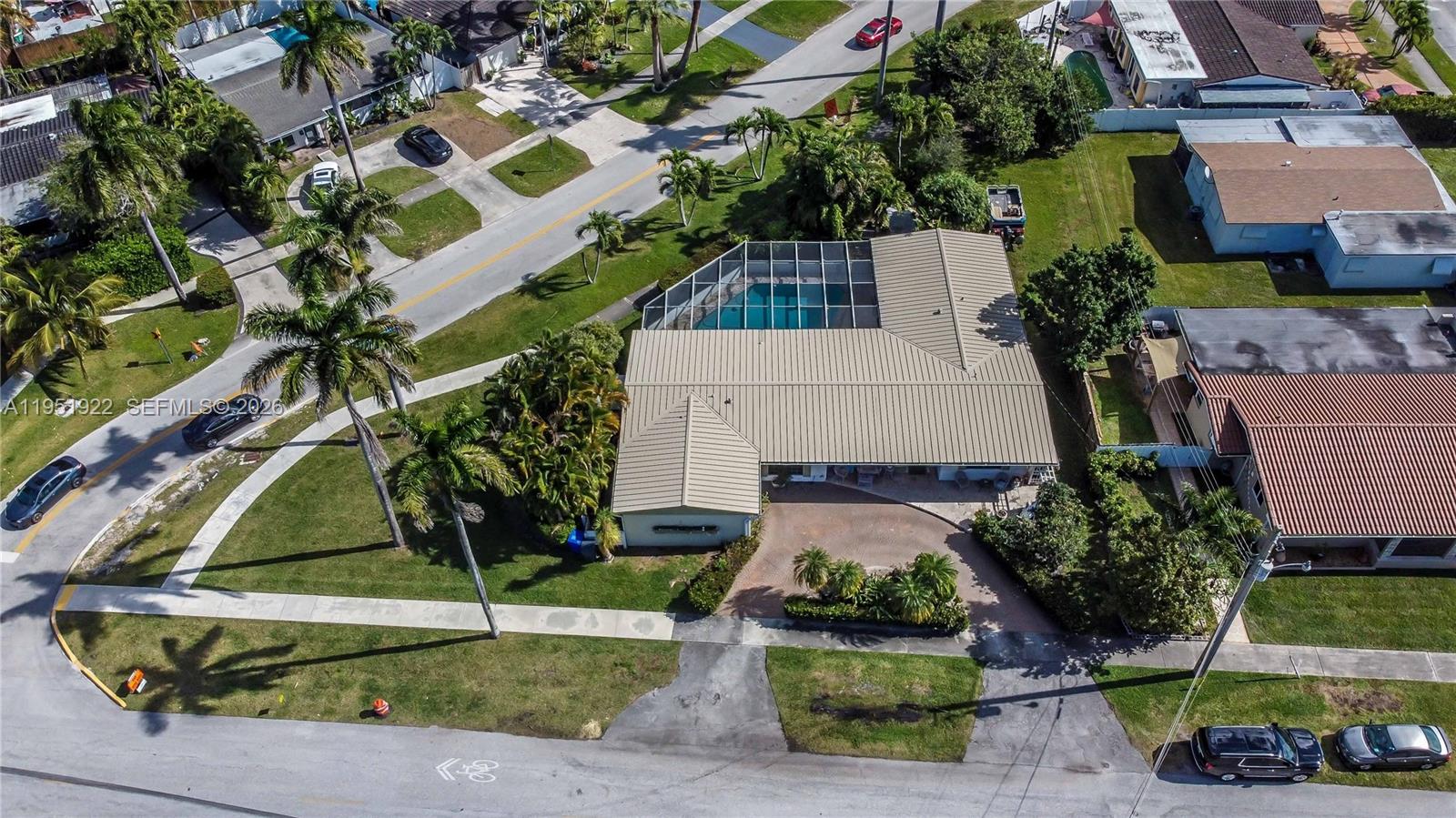 COUNTRY CLUB HOMES - Residential