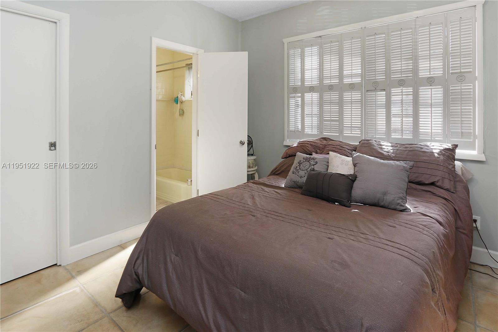 COUNTRY CLUB HOMES - Residential