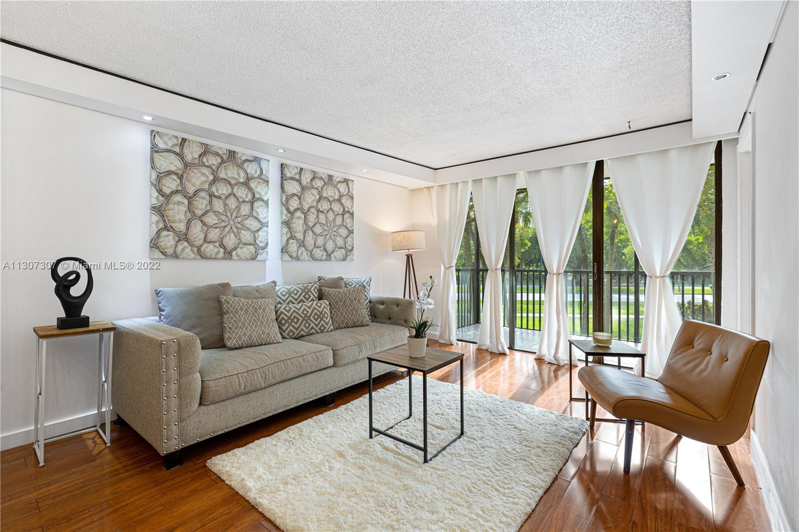BRAVURA I CONDO - Residential Lease
