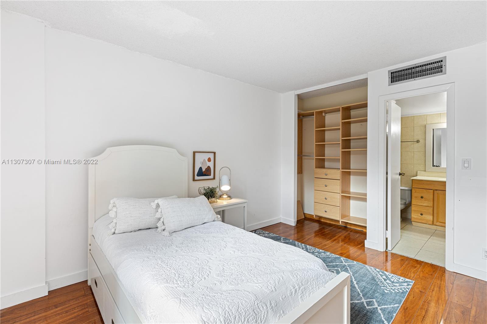 BRAVURA I CONDO - Residential Lease